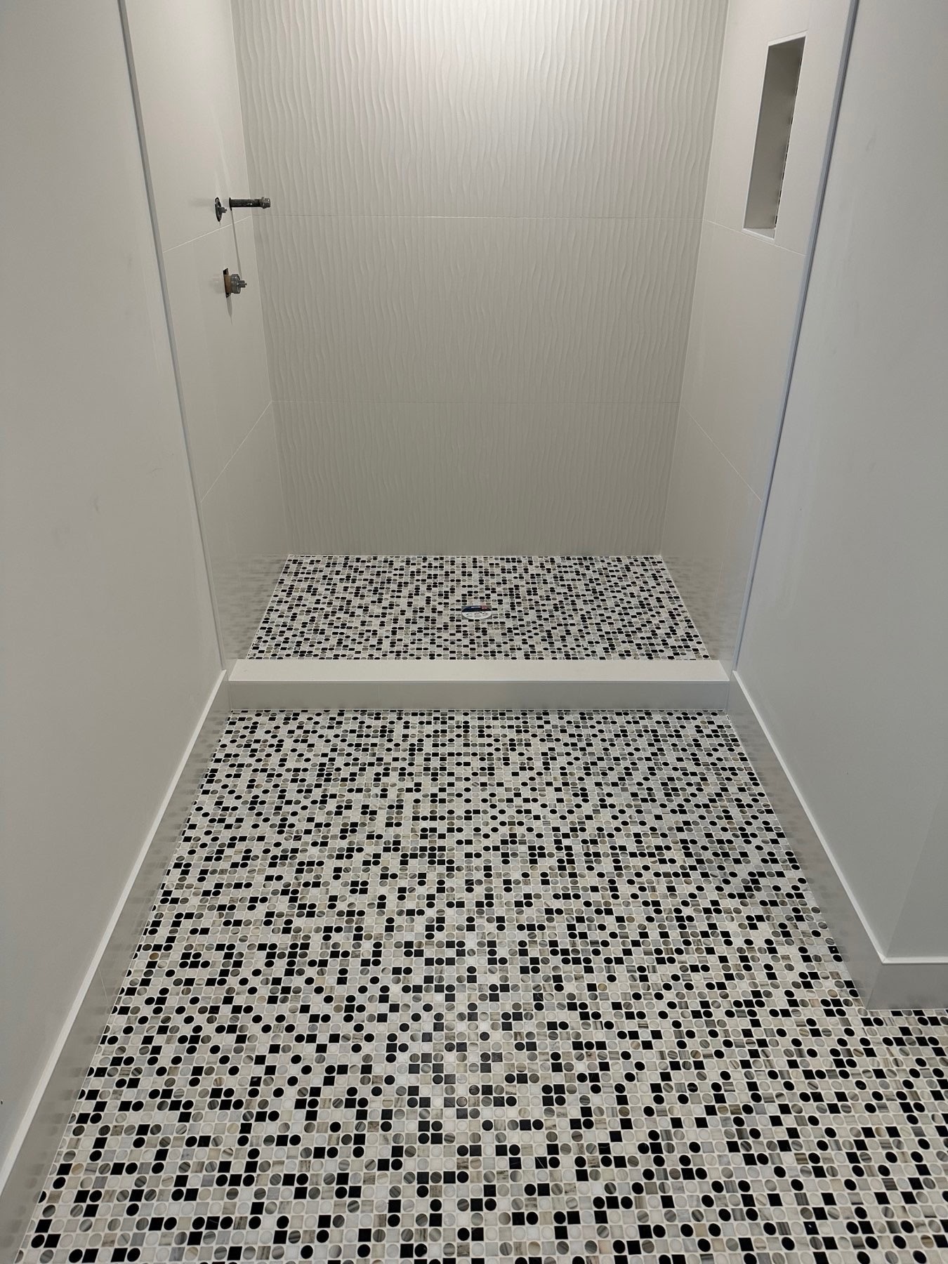 Bathroom remodel Tampa Bay FL — custom finishes and waterproofing