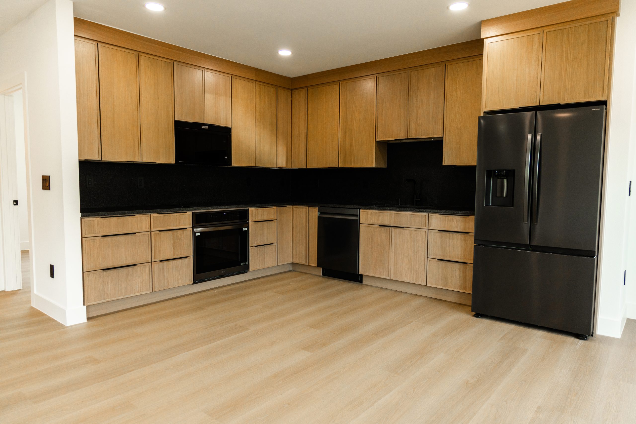 Kitchen remodel St. Petersburg FL — custom cabinetry and modern finishes