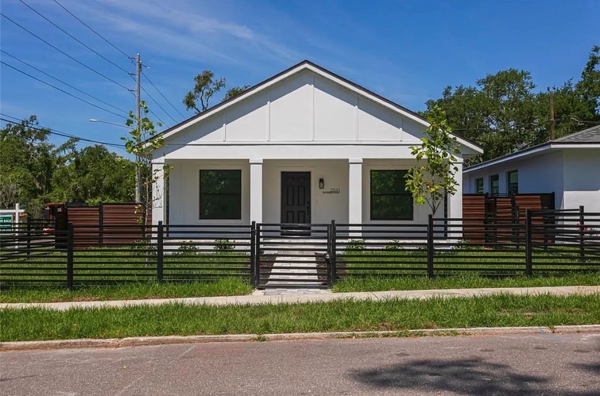 New home construction St. Petersburg FL — custom build with modern design